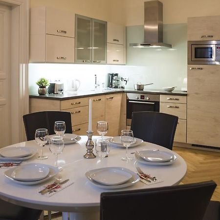 Modern Apartment Vsehrdova براغ المظهر الخارجي الصورة