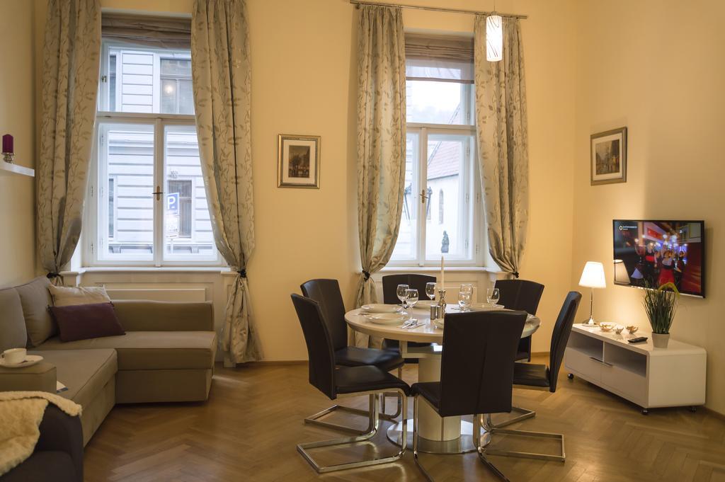 Modern Apartment Vsehrdova براغ المظهر الخارجي الصورة