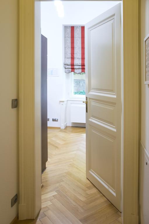 Modern Apartment Vsehrdova براغ المظهر الخارجي الصورة