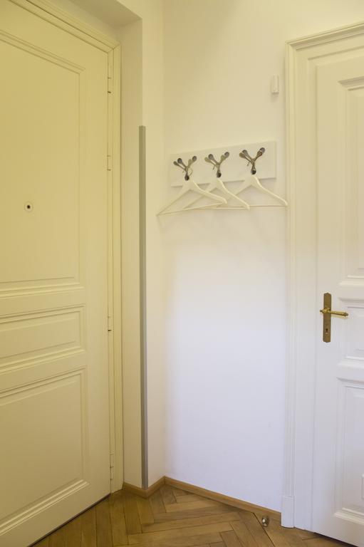 Modern Apartment Vsehrdova براغ المظهر الخارجي الصورة